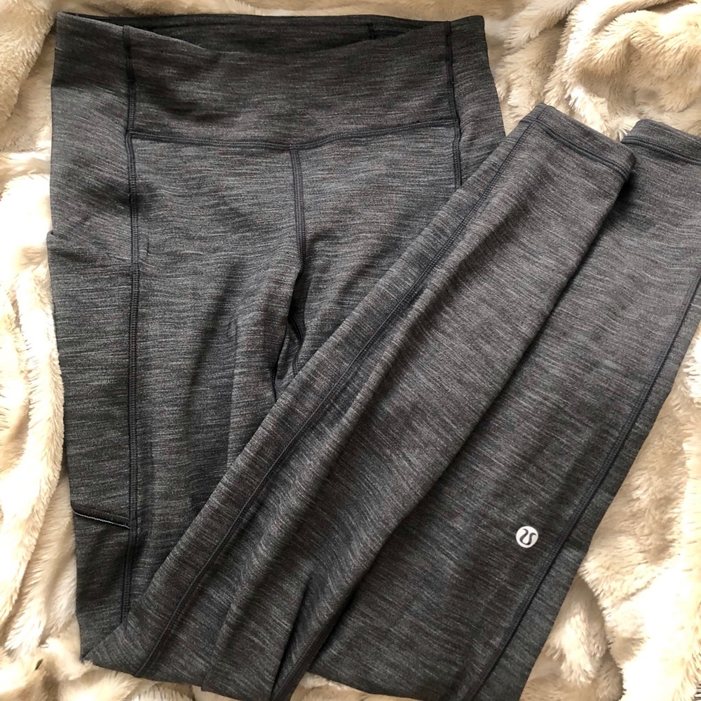 ! LULULEMON LEGGINGS SIZE 4 !